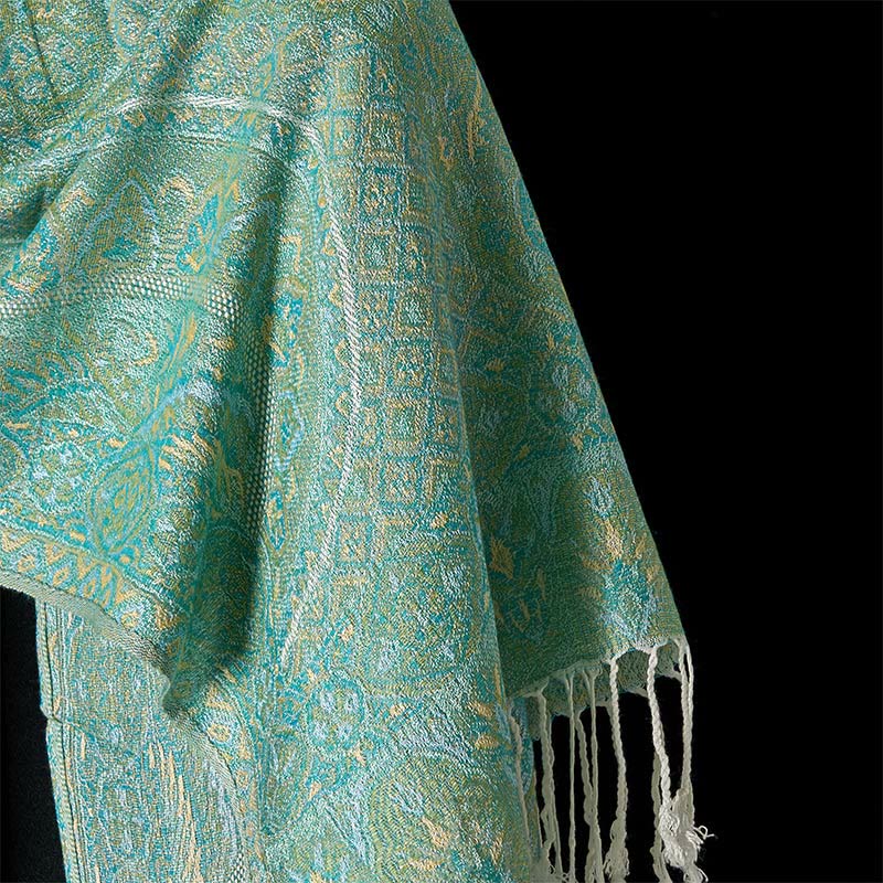 Sciarpa scialle con nappa e motivo geometrico jacquard, motivo a fiore di anacardio verde primavera di Buddha Stones - image 4