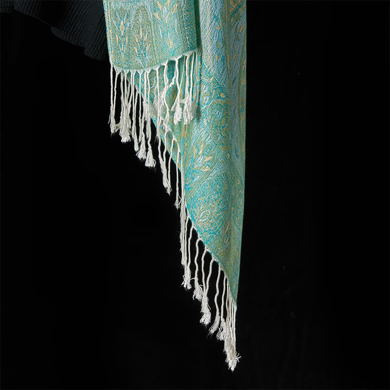 Sciarpa scialle con nappa e motivo geometrico jacquard, motivo a fiore di anacardio verde primavera di Buddha Stones - image 5