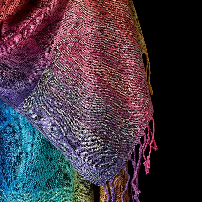 Sciarpa/stola accogliente con nappe e motivo floreale di anacardi Buddha Stones, con sfumatura colorata primaverile. - image 14