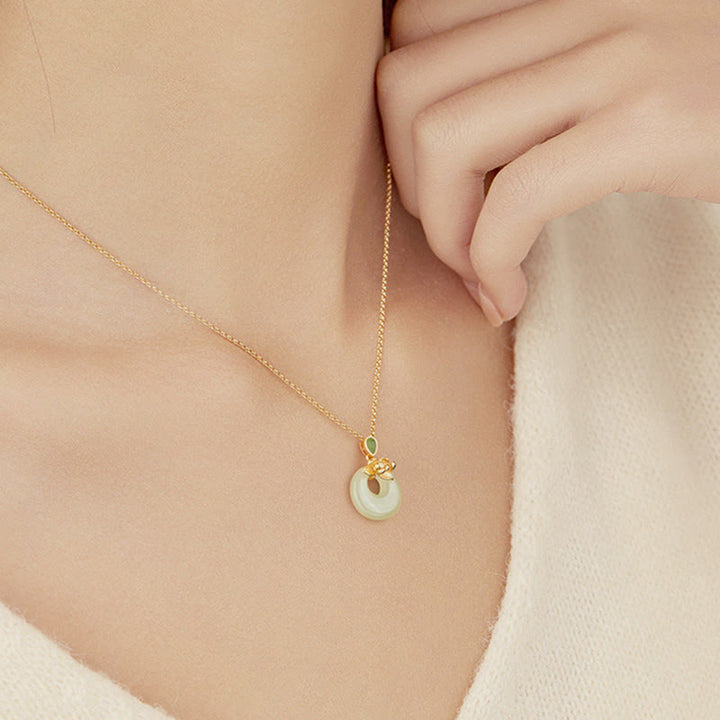 Collana con ciondolo portafortuna in giada Hetian placcata oro e argento sterling 925 Buddha Stones - image 4