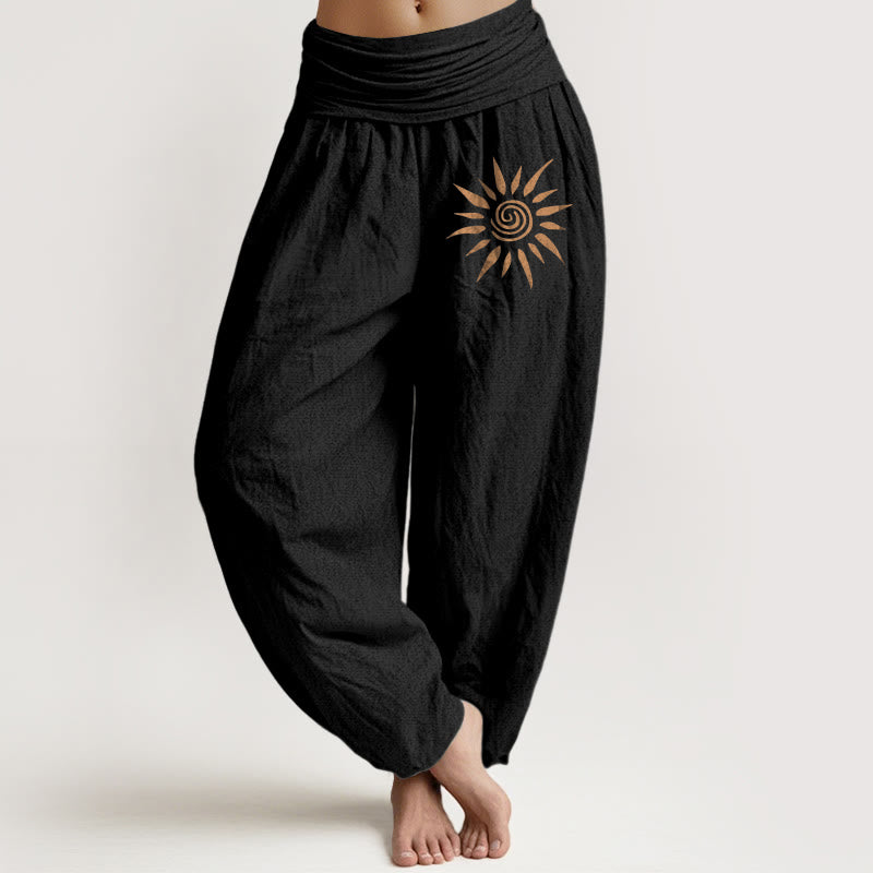 Pantaloni harem da donna in puro cotone con elastico in vita e motivo a sole e centro a spirale Buddha Stones - Nero - US22, UK/AU26, EU54 (6XL) - image 0