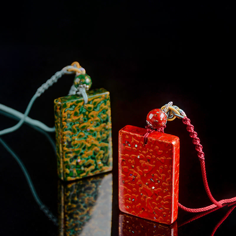 Collana con ciondolo di protezione in legno di sandalo laccato Buddha Stones realizzate a mano - image 0