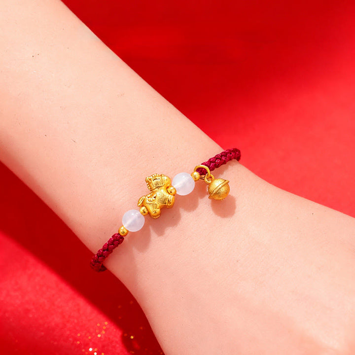 Bracciale intrecciato con agata bianca e filo rosso dell'anno del cavallo di Buddha Stones - image 3