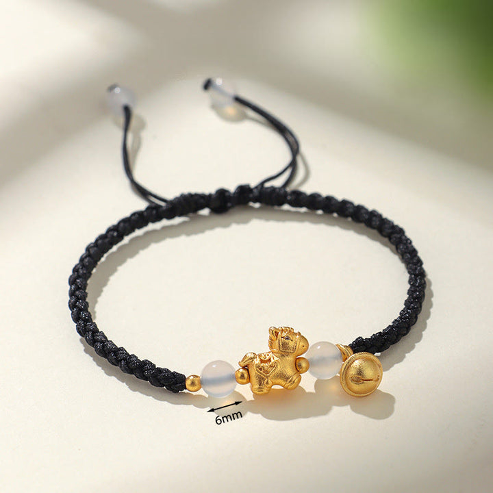 Bracciale intrecciato con agata bianca e filo rosso dell'anno del cavallo di Buddha Stones - image 10