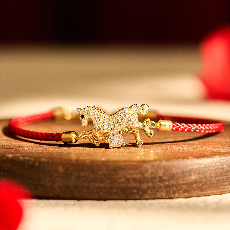 Bracciale regolabile in argento sterling 925 con cordino rosso dorato "Anno del cavallo" di Buddha Stones - image 1