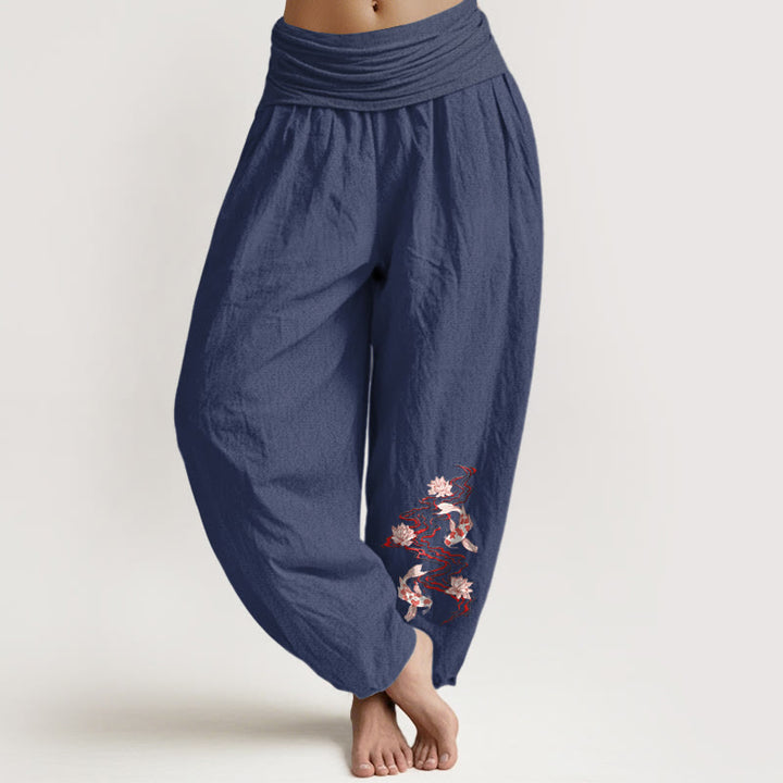 Buddha Stones Pantaloni harem da donna in puro cotone con motivo a fiori di loto e carpe koi - Blu ardesia scuro - US16, UK/AU20, EU48 (3XL) - image 5