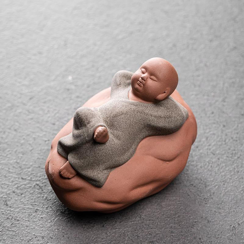 Statua in ceramica Buddha Stones che guardano in alto, monaco che riposa, compassione, decorazione per la casa - Riposo Monaco Grigio 8,2*6,2*6,2cm - image 13