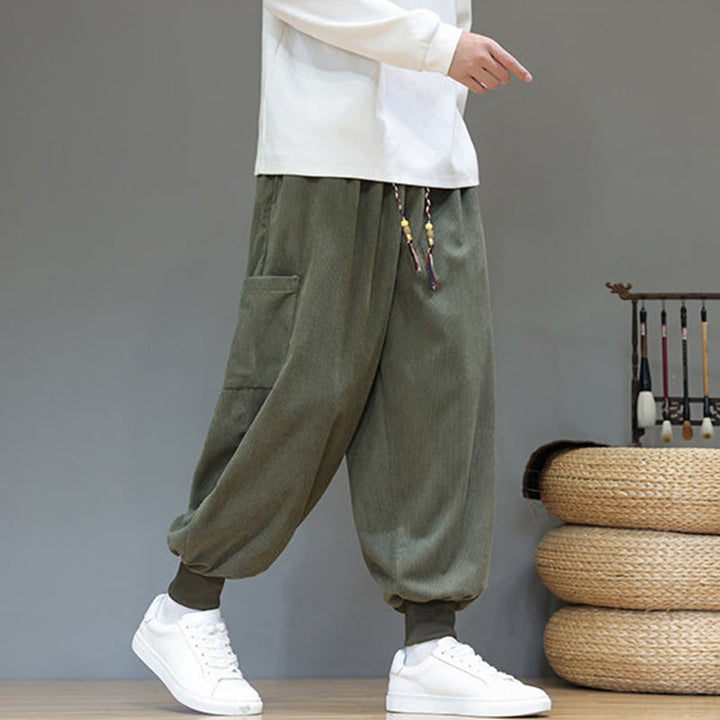 Pantaloni da uomo in cotone alla caviglia con tasche, tinta unita, modello Buddha Stones Spring - image 2