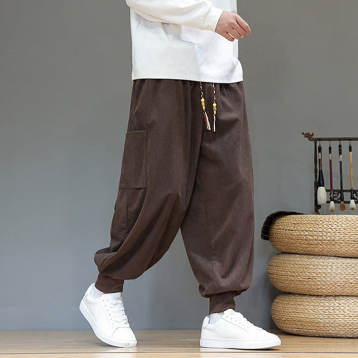 Pantaloni da uomo in cotone alla caviglia con tasche, tinta unita, modello Buddha Stones Spring - image 35