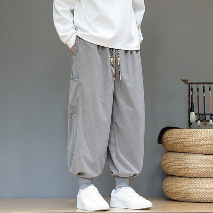 Pantaloni da uomo in cotone alla caviglia con tasche, tinta unita, modello Buddha Stones Spring - image 12