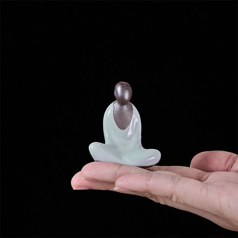 Buddha Stones Piccola statua in ceramica di Buddha senza forma che medita Decorazione per la casa Zen 4*2,5*5 cm - image 5
