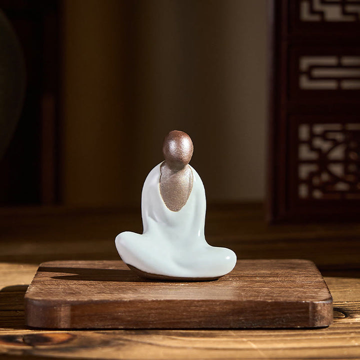 Buddha Stones Piccola statua in ceramica di Buddha senza forma che medita Decorazione per la casa Zen 4*2,5*5 cm - image 3