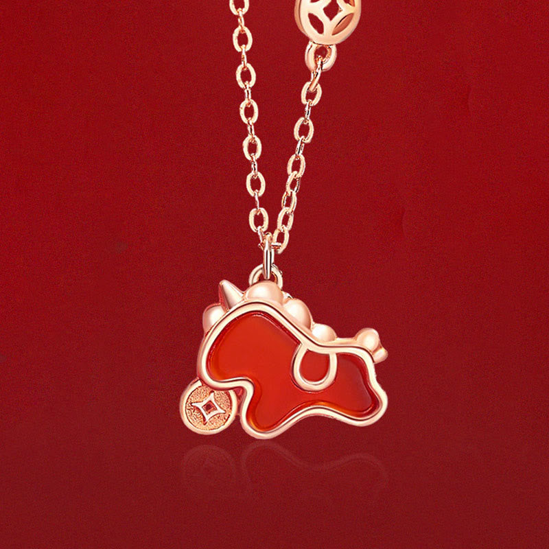 Collana con ciondolo a forma di moneta dell'anno del cavallo in argento sterling 925 Buddha Stones e agata rossa. - image 1