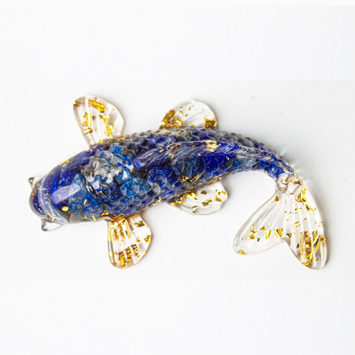 Decorazione portafortuna in resina epossidica con schegge di cristallo di pesce koi Buddha Stones  - Lazurite (60*40*20 mm) - image 1