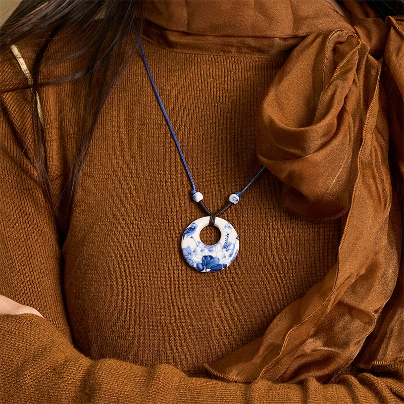 Buddha Stones con ciondolo dell'illuminazione in ceramica con simbolo di loto, simbolo etnico di peonia e fiori di pesco. - image 4