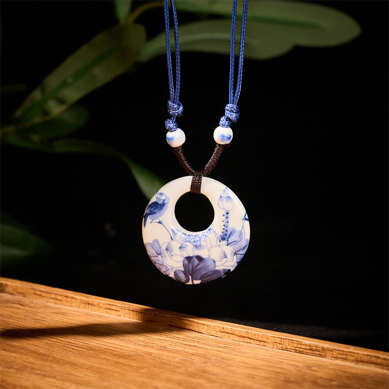 Buddha Stones con ciondolo dell'illuminazione in ceramica con simbolo di loto, simbolo etnico di peonia e fiori di pesco. - image 1