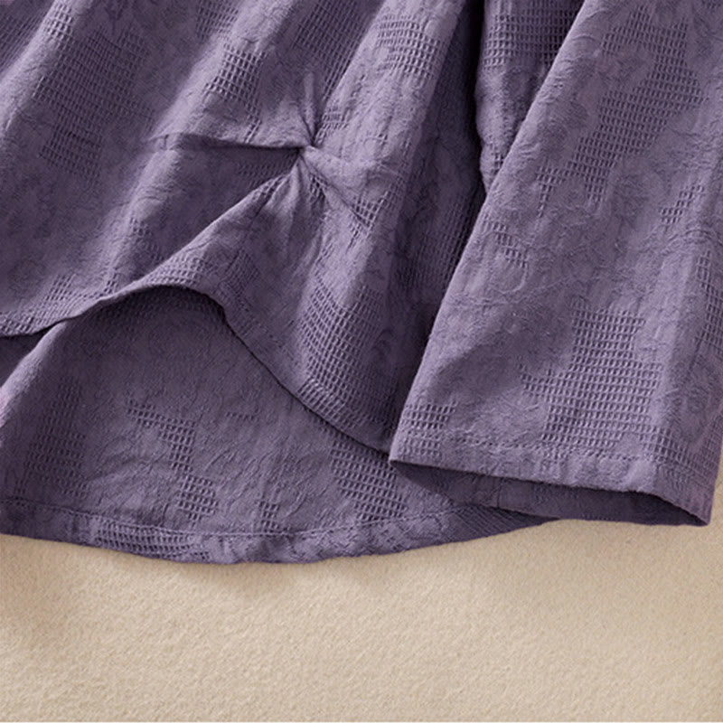 Camicia da donna a maniche lunghe con orlo irregolare e pieghe, stampa jacquard con motivo Buddha Stones. - image 6