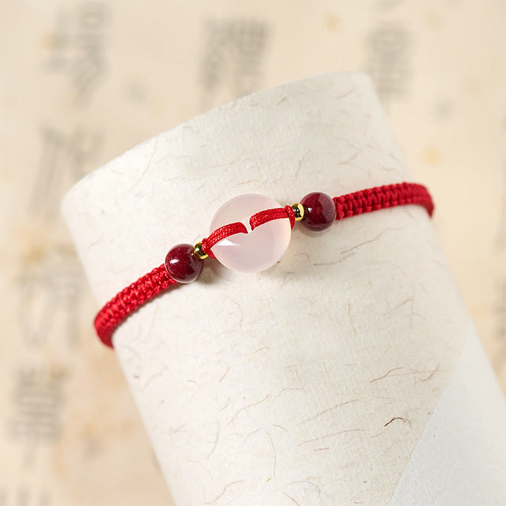 Bracciale con nodo piatto in agata bianca, Buddha Stones della pace, nodo diamantato e cordino rosso - image 24