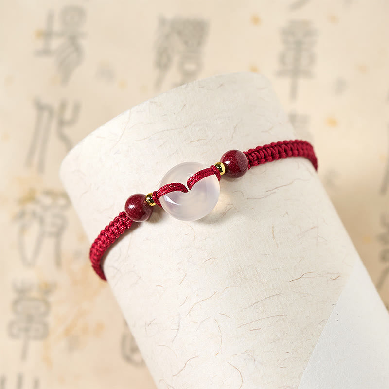 Bracciale con nodo piatto in agata bianca, Buddha Stones della pace, nodo diamantato e cordino rosso - image 4