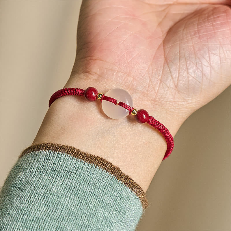 Bracciale con nodo piatto in agata bianca, Buddha Stones della pace, nodo diamantato e cordino rosso - image 18