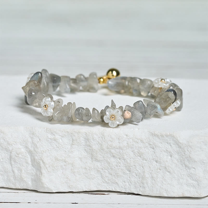 Bracciale Buddha Stones con design a fiore di cristallo irregolare e ametista e cristallo bianco - image 21