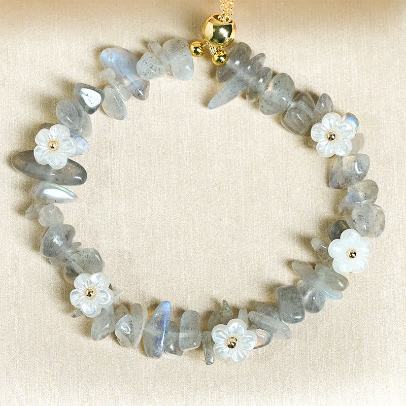 Bracciale Buddha Stones con design a fiore di cristallo irregolare e ametista e cristallo bianco - image 19