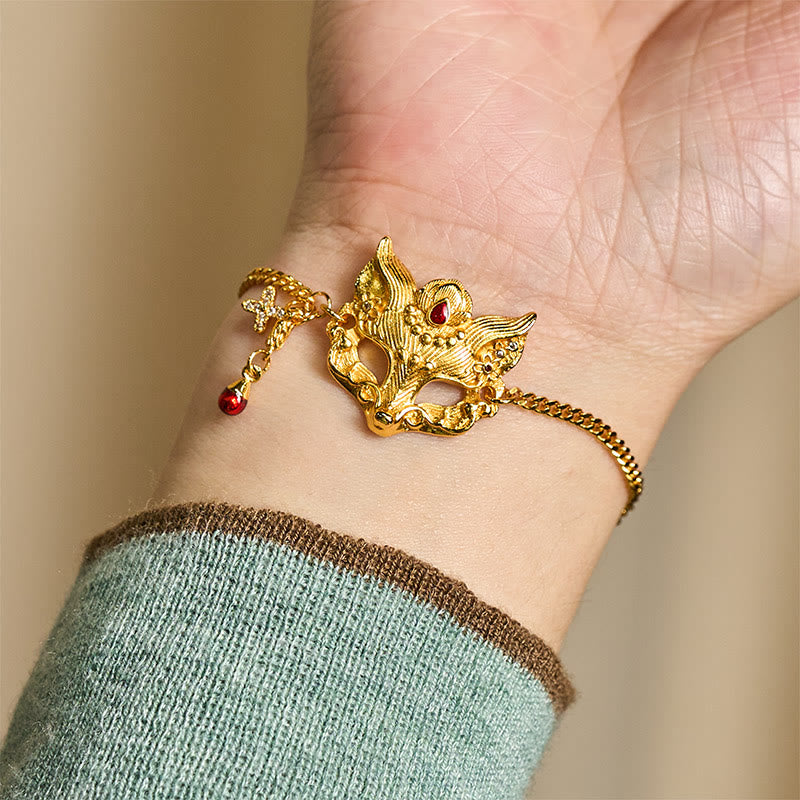 Bracciale con catena a nappa e ciondolo a forma di maschera di volpe in ottone placcato oro 24k Buddha Stones - image 7