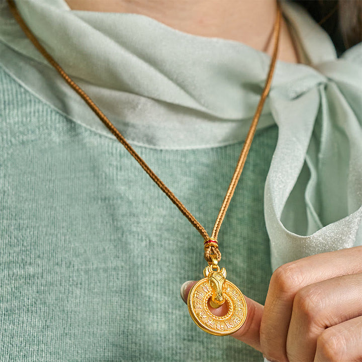 Collana con ciondolo energetico in rame placcato oro con fibbia della pace dell'anno del cavallo Buddha Stones Fu Character - image 6