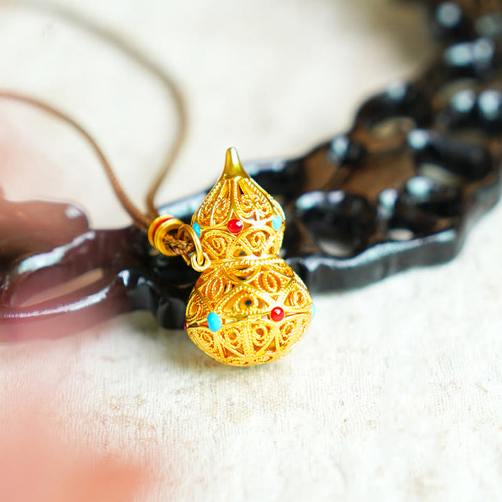 Collana con ciondolo in corda di ottone placcato oro 24k con design a zucca cava Buddha Stones - image 0