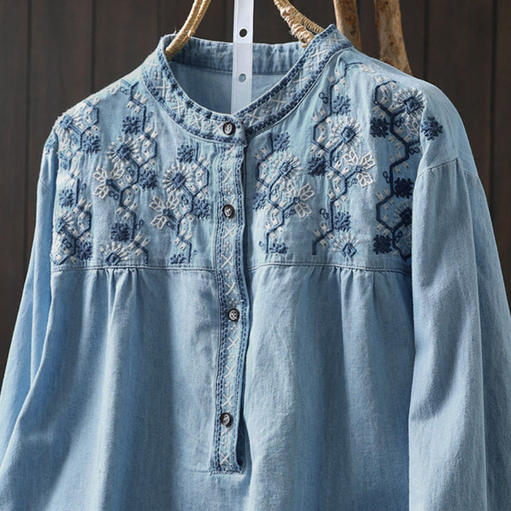 Camicia da donna a maniche lunghe in denim di cotone con bottoni mezzi, ricamo floreale e geometrie Buddha Stones - image 3