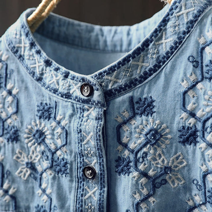 Camicia da donna a maniche lunghe in denim di cotone con bottoni mezzi, ricamo floreale e geometrie Buddha Stones - image 5