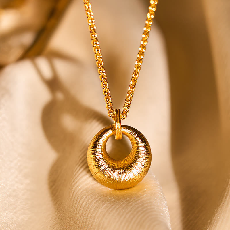 Collana con ciondolo Buddha Stones in rame placcato oro 24k con fibbia della pace e texture, simbolo di ricchezza - image 3