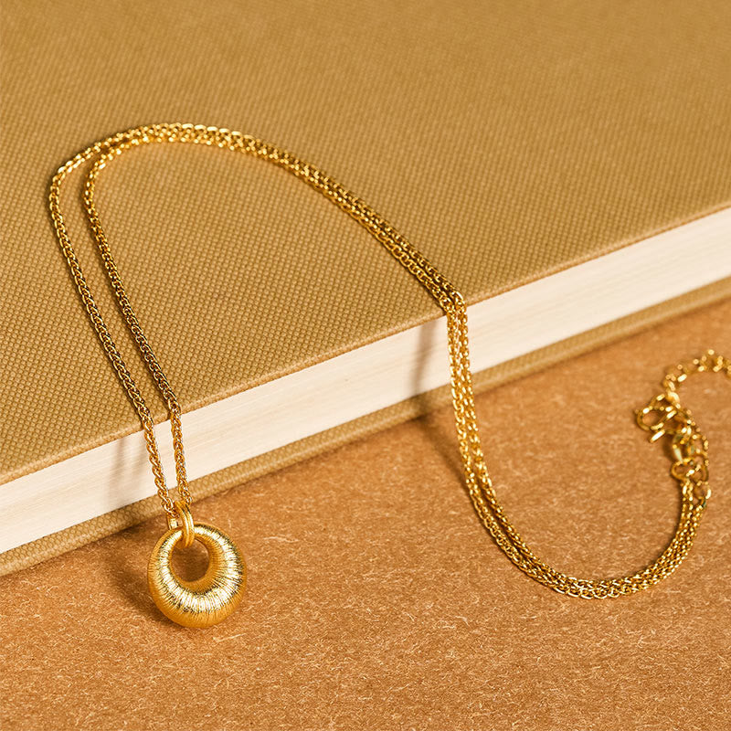 Collana con ciondolo Buddha Stones in rame placcato oro 24k con fibbia della pace e texture, simbolo di ricchezza - image 4