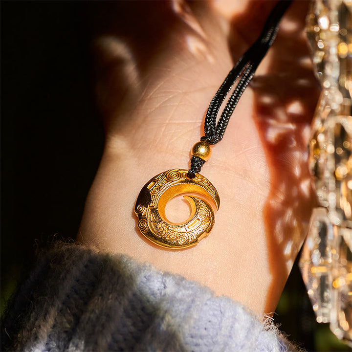 Collana con ciondolo di buon auspicio in corda nera con fibbia della pace in ottone placcato oro 24k Buddha Stones - image 7