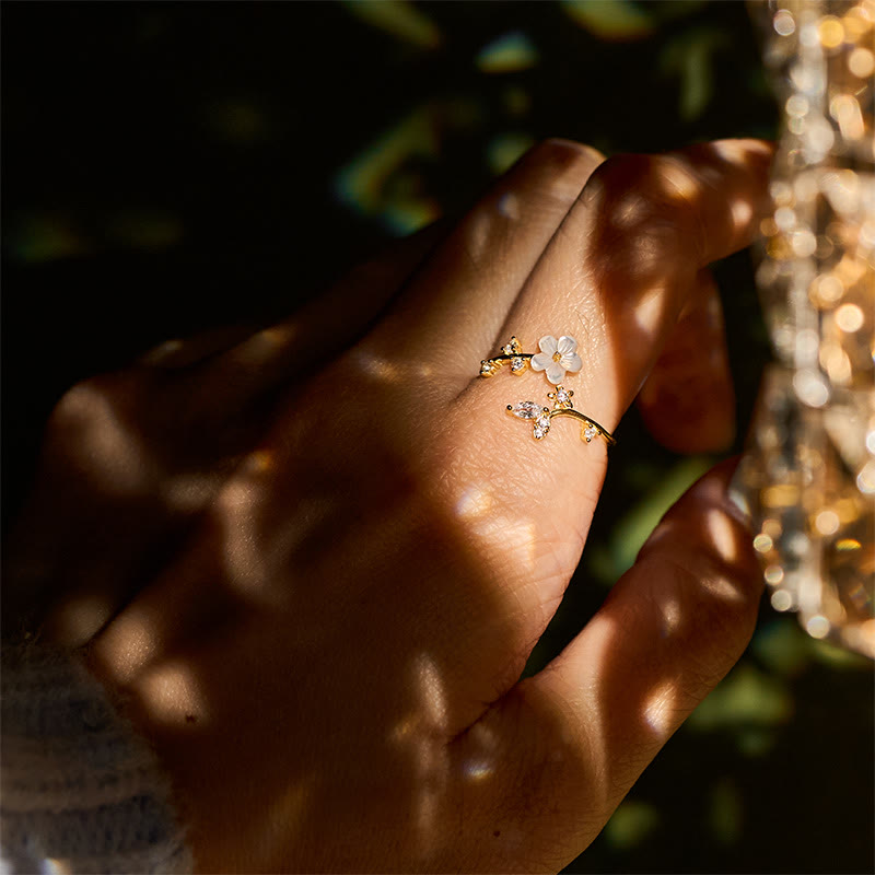 Anello di benedizione regolabile con motivo floreale bianco in argento sterling 925 Buddha Stones - image 24