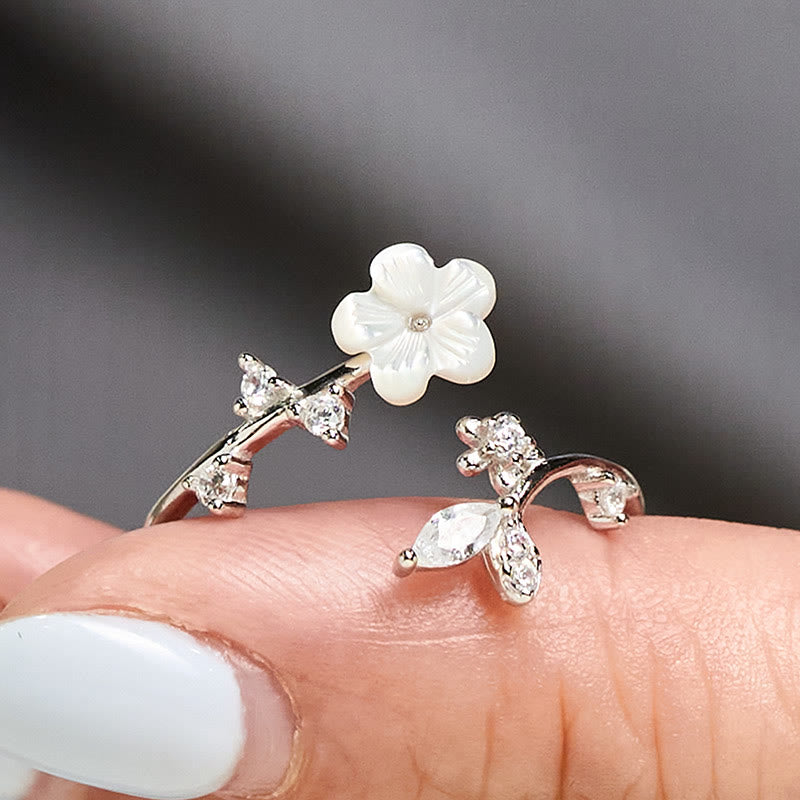 Anello di benedizione regolabile con motivo floreale bianco in argento sterling 925 Buddha Stones - image 12