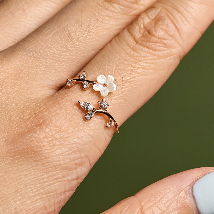 Anello di benedizione regolabile con motivo floreale bianco in argento sterling 925 Buddha Stones - image 4