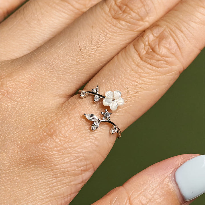 Anello di benedizione regolabile con motivo floreale bianco in argento sterling 925 Buddha Stones - image 14