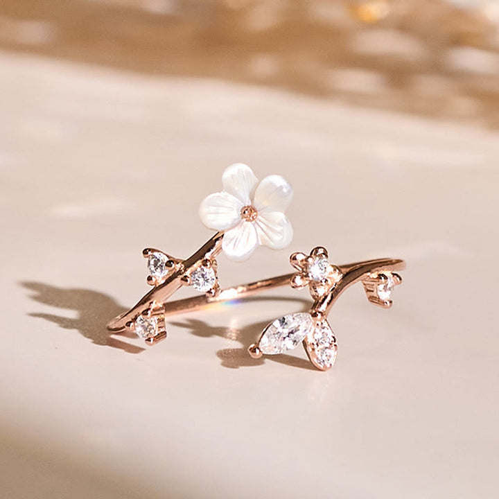 Anello di benedizione regolabile con motivo floreale bianco in argento sterling 925 Buddha Stones - Oro rosa - image 0