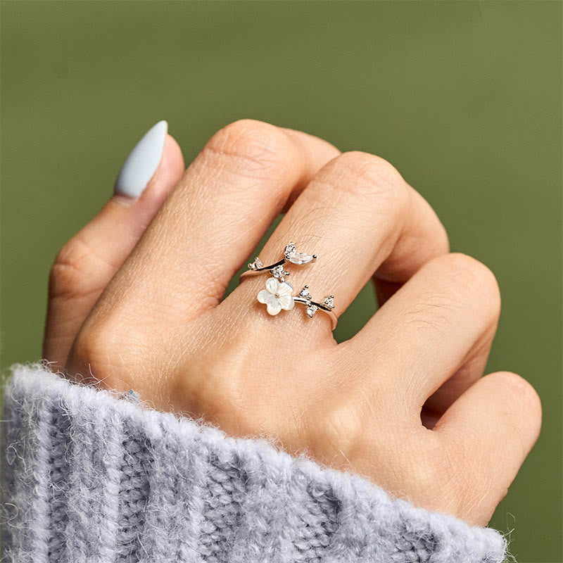 Anello di benedizione regolabile con motivo floreale bianco in argento sterling 925 Buddha Stones - image 15