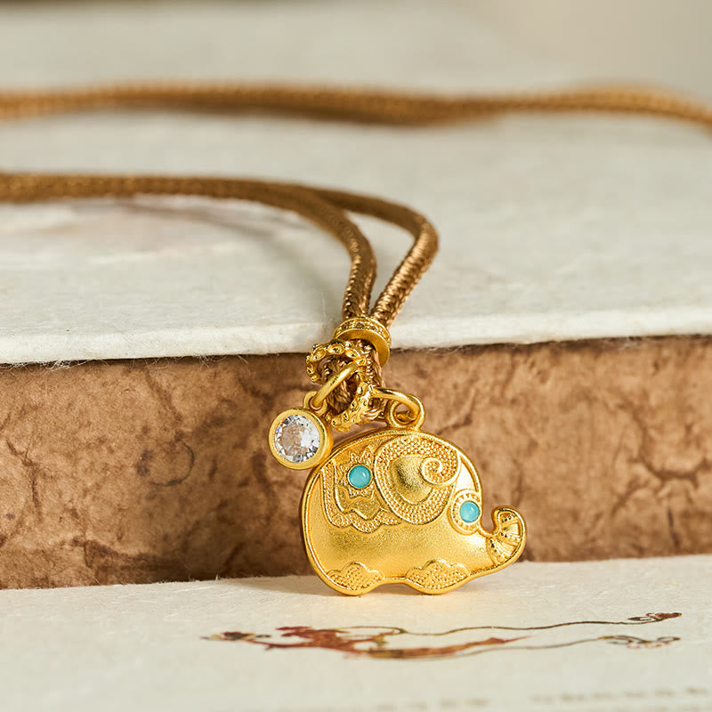 Collana con ciondolo a forma di corda intrecciata in ottone placcato oro 24k con simbolo dell'elefante e Buddha Stones - image 1