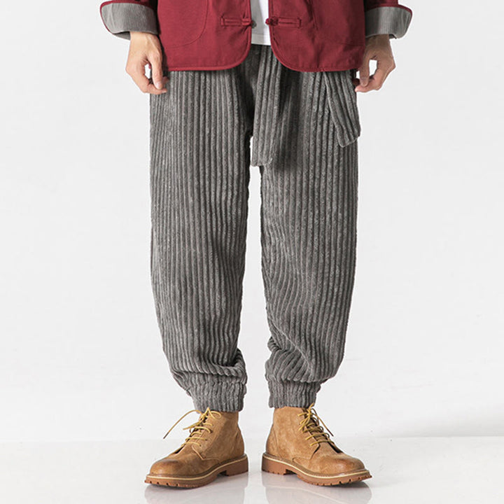 Pantaloni da uomo in velluto a coste alla caviglia con tasche, tinta unita, modello Buddha Stones Winter - image 3