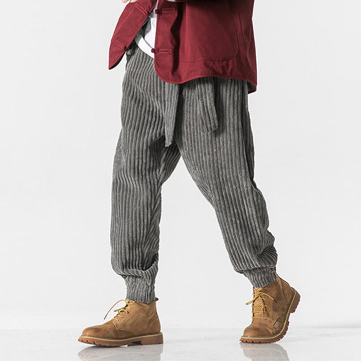 Pantaloni da uomo in velluto a coste alla caviglia con tasche, tinta unita, modello Buddha Stones Winter - image 9