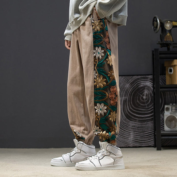 Pantaloni da uomo in cotone patchwork con motivo floreale ricamato Buddha Stones Spring e tasche - Legno robusto - US/UK/AU46, EU56 (5XL) - image 14