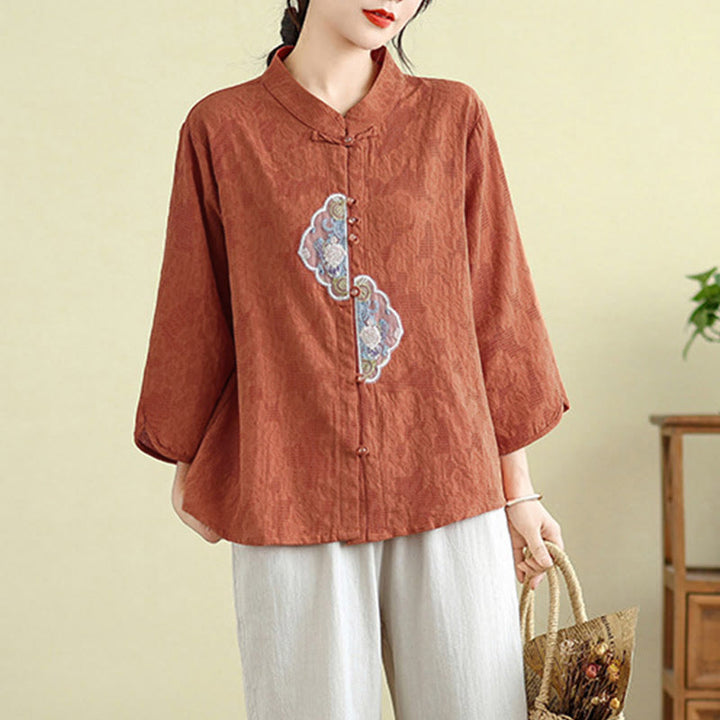 Camicia da donna in cotone con maniche a tre quarti, bottoni a rana, ricamo floreale in jacquard Buddha Stones - image 3