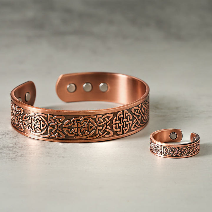 Bracciale rigido con polsino aperto e anello portafortuna con motivo astratto in rame Buddha Stones - image 0