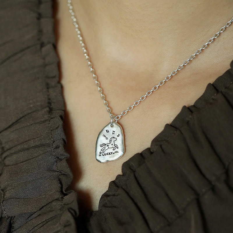 Ciondolo portafortuna a forma di cavallo in argento sterling 999 Buddha Stones, collana con catena in argento sterling 925 e ciondolo con benedizione per l'anno del cavallo. - Catena in argento sterling 925 (lunghezza: 40+5 cm) - image 1