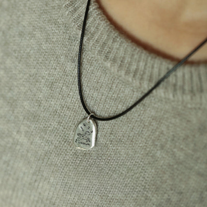 Ciondolo portafortuna a forma di cavallo in argento sterling 999 Buddha Stones, collana con catena in argento sterling 925 e ciondolo con benedizione per l'anno del cavallo. - Corda nera (lunghezza: 50 cm) - image 9