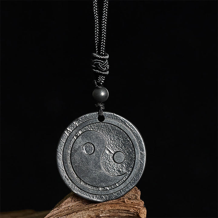 Collana con ciondolo di protezione Yin Yang in pietra di shungite naturale autentica Buddha Stones - Pietra di Shungite (Protezione ♥ Radicamento) - 35-40 mm - image 0