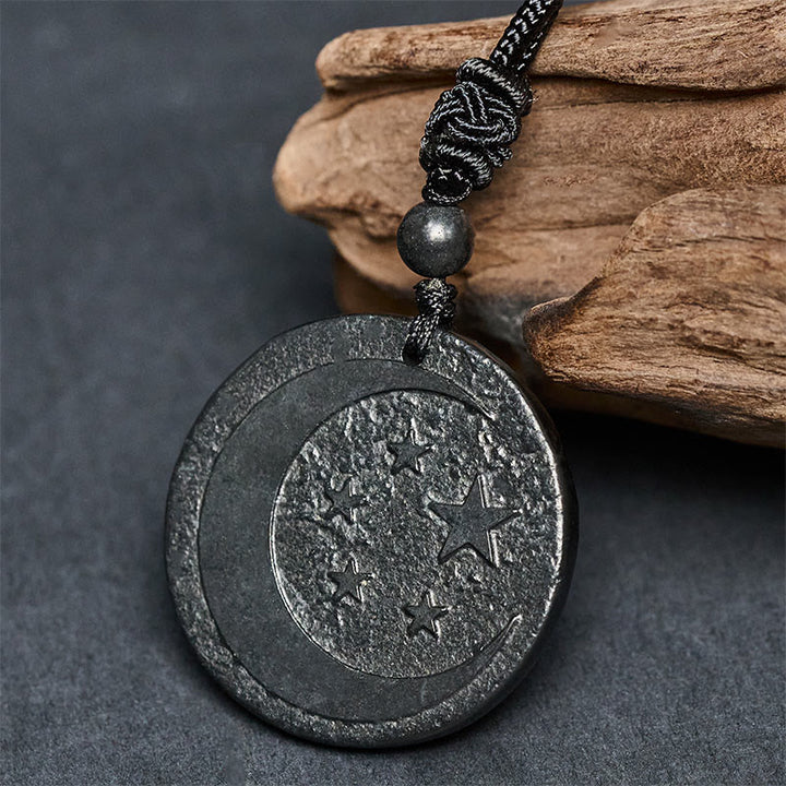 Collana con ciondolo di protezione in pietra di shungite autentica con design rotondo a forma di stella di luna Buddha Stones - image 3